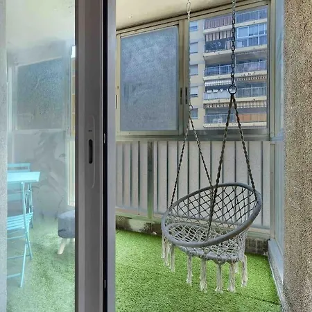 1 Min To Bedroom Flat With 2 Ac And Parking In Summer *