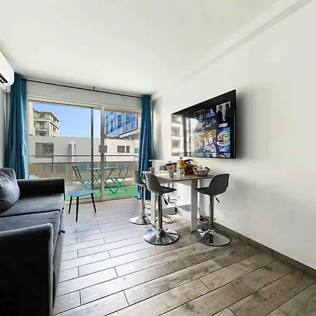Lejlighed 1 Min To Bedroom Flat With 2 Ac And Parking In Summer