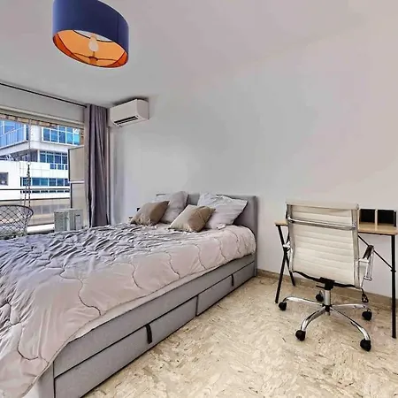 1 Min To Bedroom Flat With 2 Ac And Parking In Summer ニース